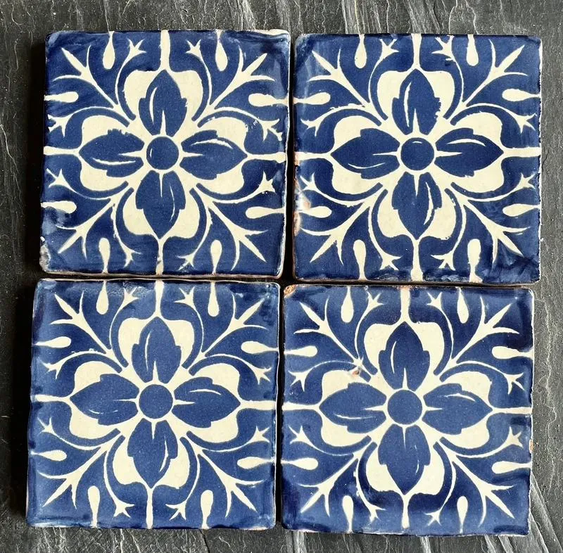 Co wybrać na ścianę w kuchni między szafkami? Najlepsze materiały i praktyczne porady