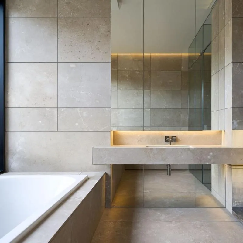 Jak obrobić lustro w płytkach, by zachować estetyczny wygląd?