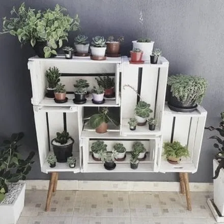 Jak stworzyć piękny kwietnik ze skrzynki po jabłkach – proste porady krok po kroku