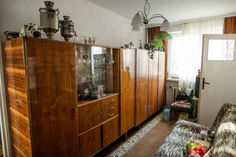 Odśwież swoje meble z PRL: proste sposoby na nowoczesny wygląd bez wysiłku