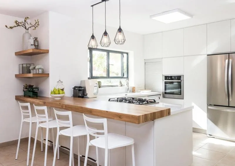 Oświetlenie pod szafki kuchenne – jak wybrać, by zmniejszyć rachunki?