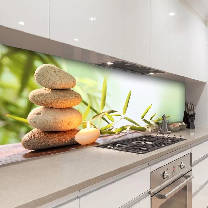 Zrezygnuj z kłopotów: czy panele pod szafkami w kuchni to dobry wybór? Uniknij kosztownych błędów!