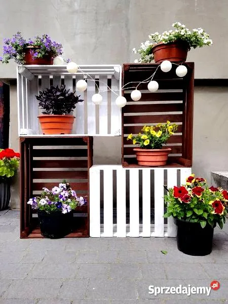 Kwietnik ze skrzynki