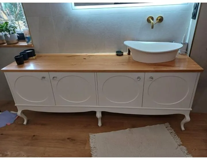 Minimalizm i upcykling w łazience