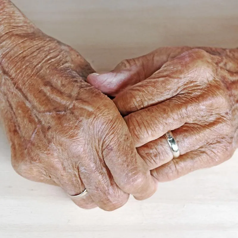 Naturalne metody czyszczenia kanapy