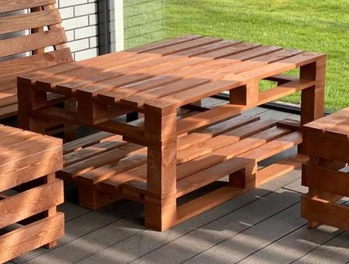 Planowanie i projekt stołu z palet