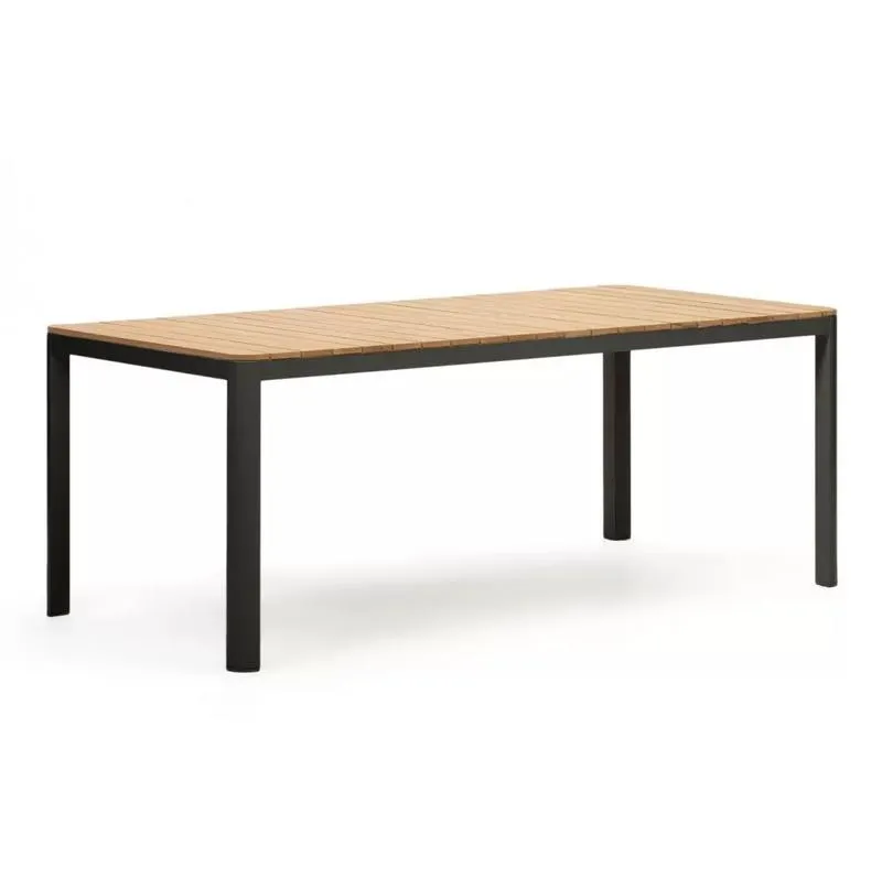 Stół ogrodowy z metalowymi nogami