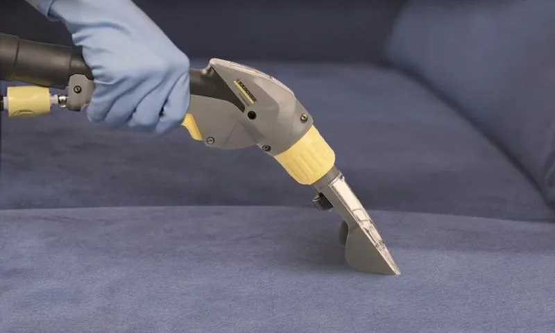 Tłuste plamy z kanapy