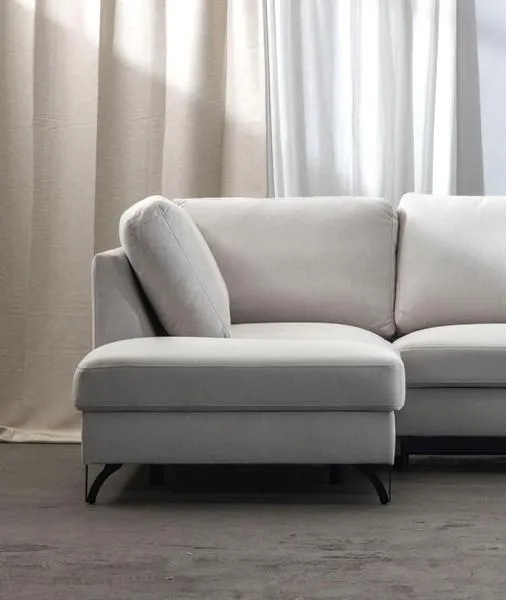 Zasłony do szarej kanapy